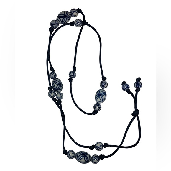 32” Blue & White Porcelain China Beads on silk strand EUC - Picture 4 of 4